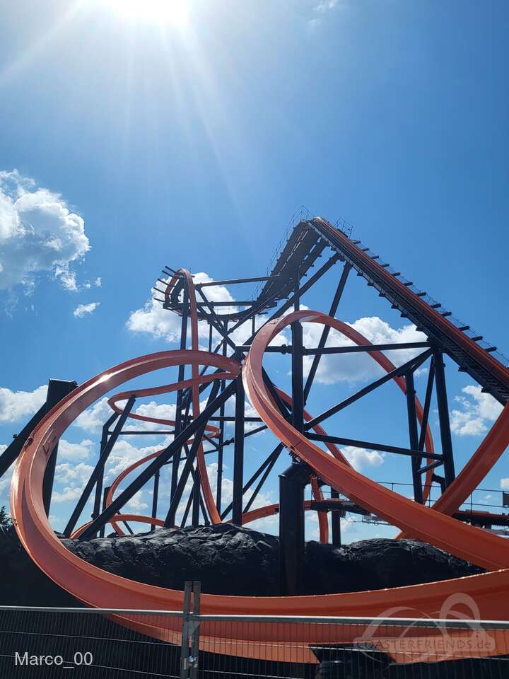 Fire Runner im Park Lost Island Theme Park Impressionen