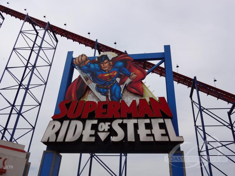 Superman - Ride Of Steel im Park Six Flags America Impressionen