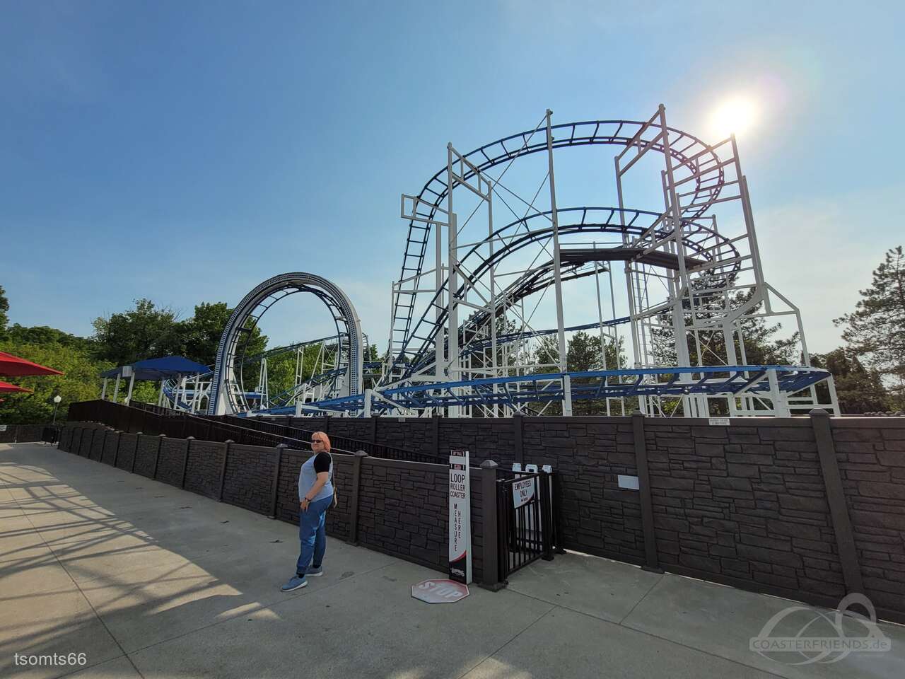 Loop Roller Coaster im Park CJ Barrymore's Family Entertainment Center Impressionen