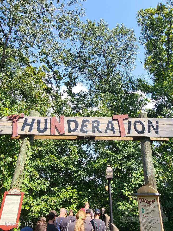 Thunderation im Park Silver Dollar City Impressionen