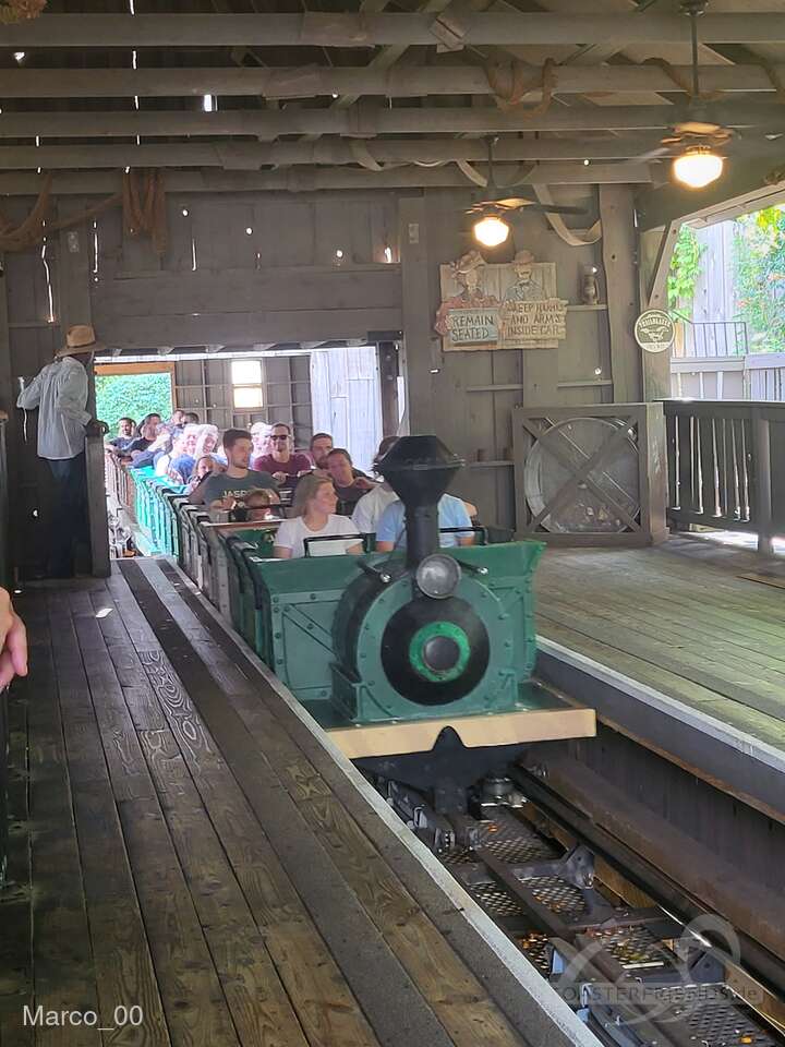 Thunderation im Park Silver Dollar City Impressionen
