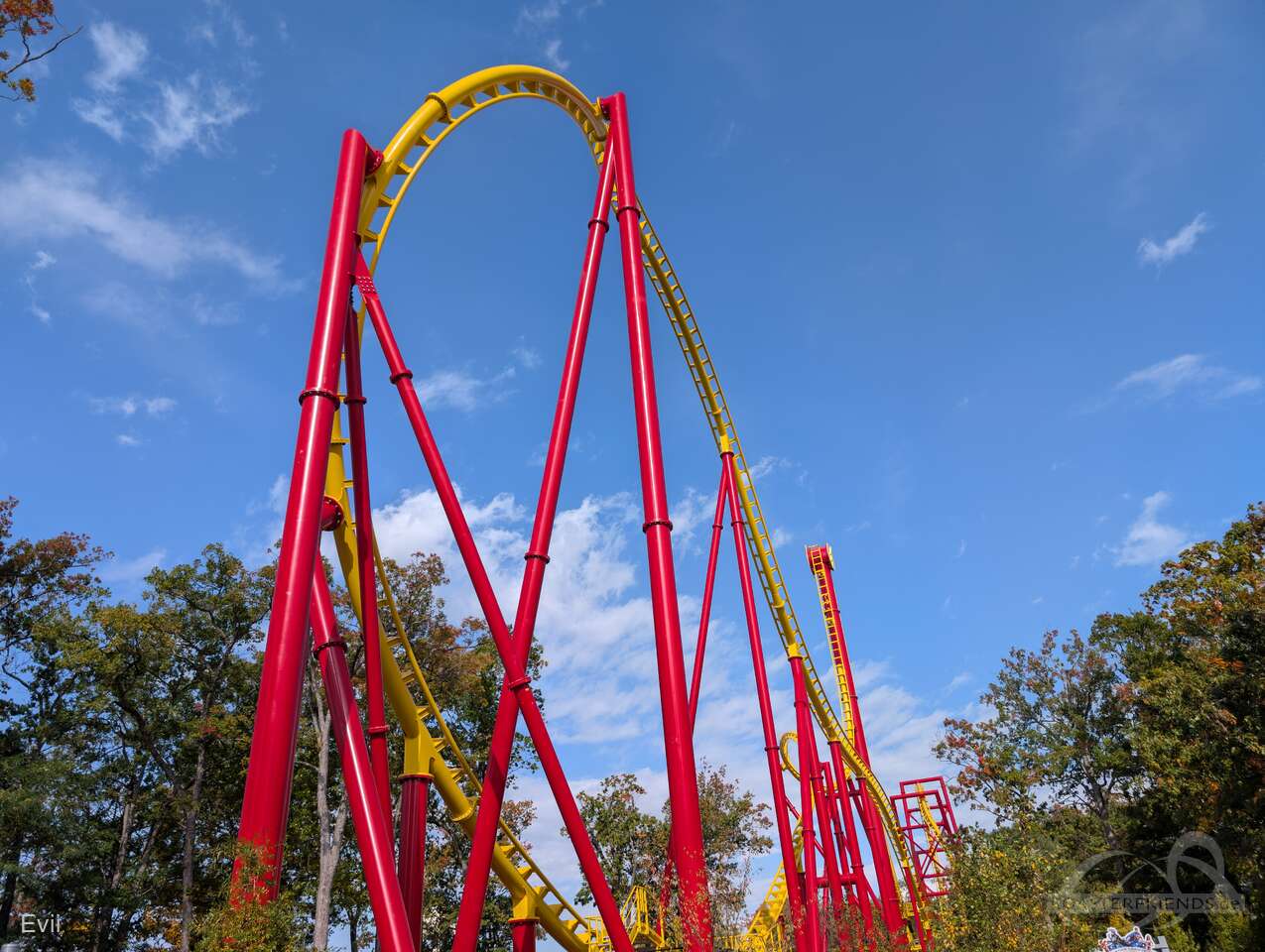 Flash: Vertical Velocity im Park Six Flags Great Adventure Impressionen