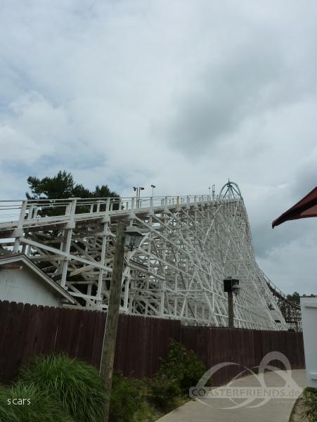 Rolling Thunder (Left) im Park Six Flags Great Adventure Impressionen