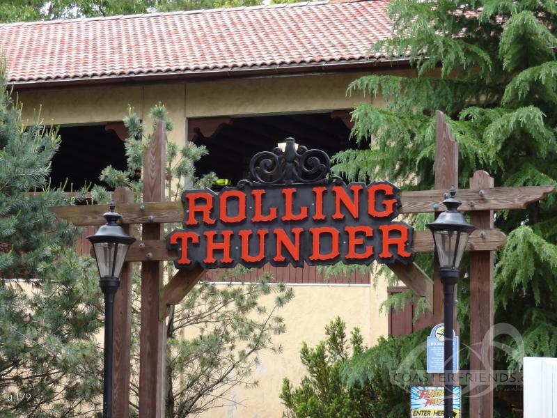 Rolling Thunder (Right) im Park Six Flags Great Adventure Impressionen