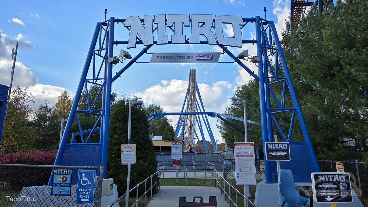 Nitro im Park Six Flags Great Adventure Impressionen