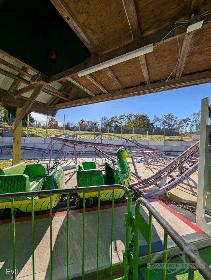 Dragon Coaster im Park Castle Fun Center Impressionen