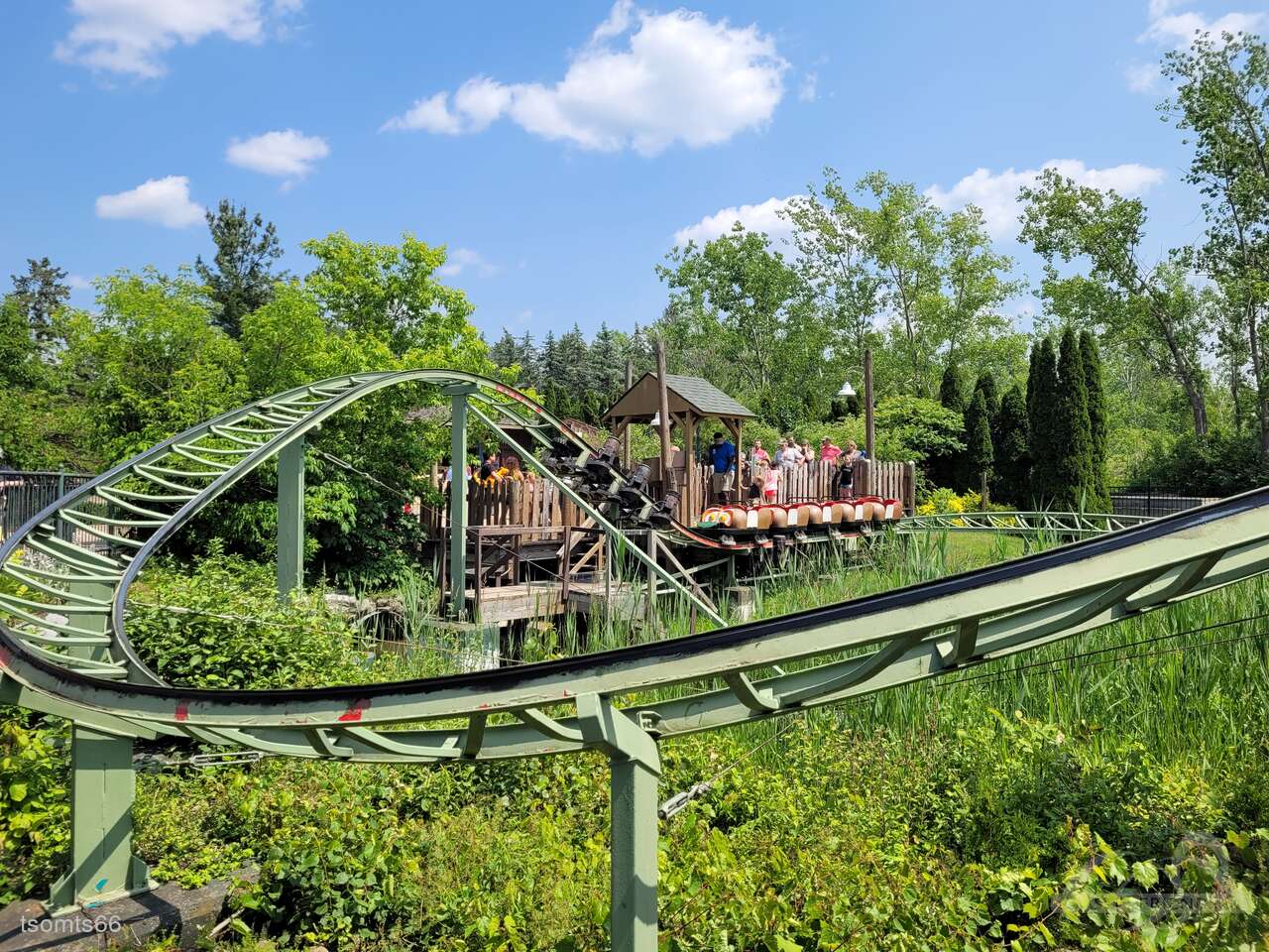 Hoot N Holler im Park Six Flags Darien Lake Impressionen