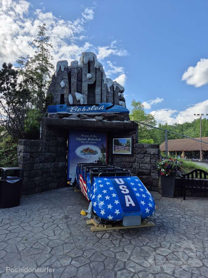 Alpine Bobsled im Park Six Flags Great Escape Impressionen