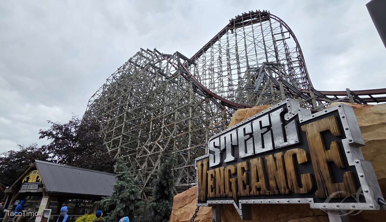 Steel Vengeance im Park Cedar Point Impressionen