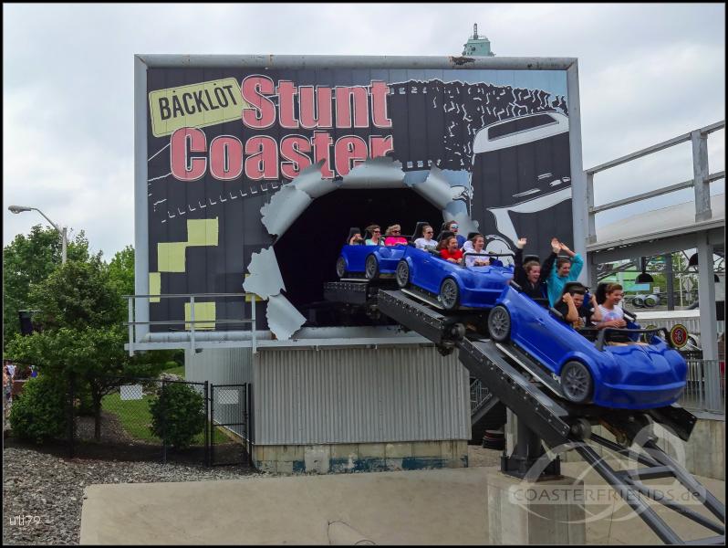 Backlot Stunt Coaster im Park Kings Island Impressionen