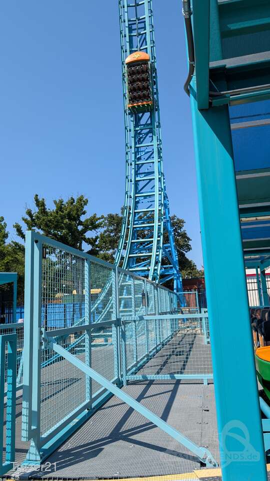 Aquaman: Power Wave im Park Six Flags Over Texas Impressionen