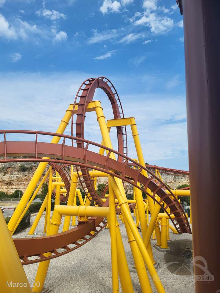 Chupacabra im Park Six Flags Fiesta Texas Impressionen