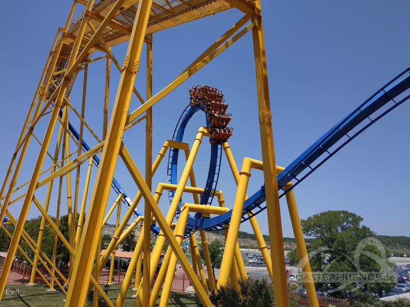 Goliath im Park Six Flags Fiesta Texas Impressionen