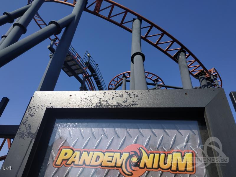 Pandemonium im Park Six Flags Over Texas Impressionen