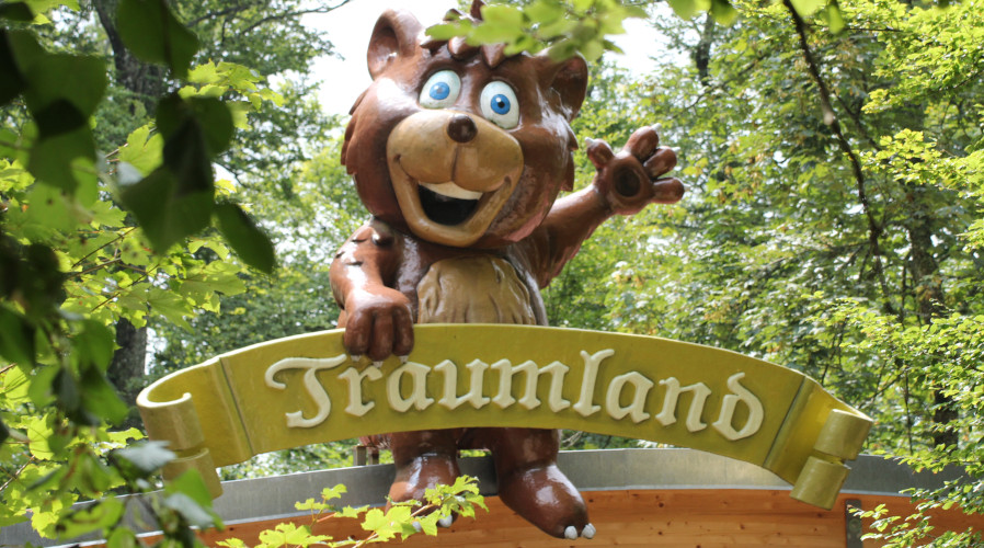 Besondere Achterbahn für das Traumland auf der Bärenhöhle angekündigt Neue Wichtel Maskottchen unterstützen Hansi 3