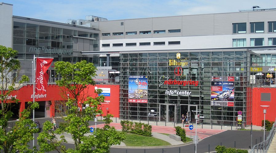 Die laengsten Achterbahnbauzeiten der Welt Heute der ausgebremsten Ring Racer vom Nuerburgring 2