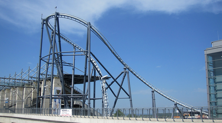 Die laengsten Achterbahnbauzeiten der Welt Heute der ausgebremsten Ring Racer vom Nuerburgring 4