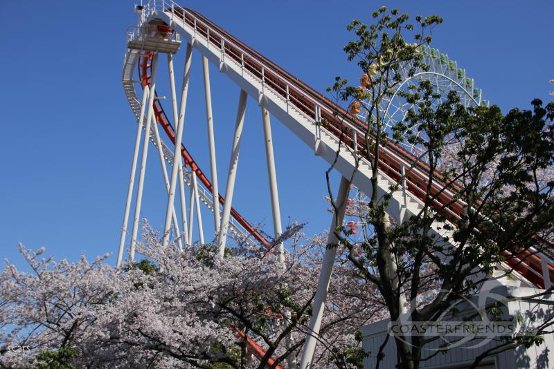 Looping Star im Parkcheckpoint für Freizeitparks und Achterbahnen