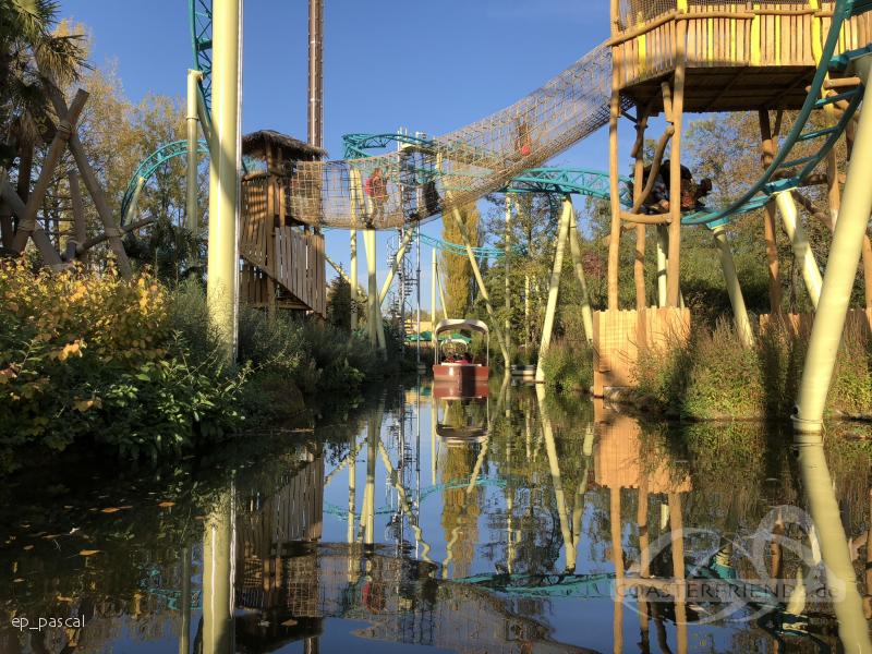 Tiki Waka im Parkcheckpoint für Freizeitparks und Achterbahnen