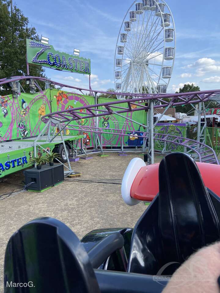 Z Coaster im Parkcheckpoint für Freizeitparks und Achterbahnen