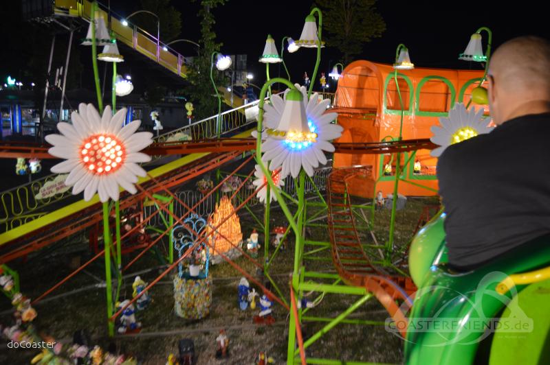 Super Brucomela im Parkcheckpoint für Freizeitparks und Achterbahnen