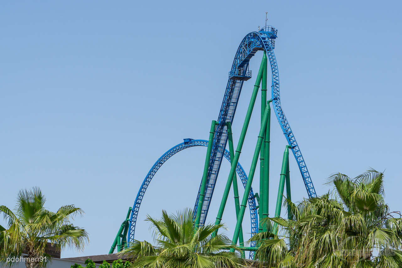 Hyper Coaster im Parkcheckpoint für Freizeitparks und Achterbahnen