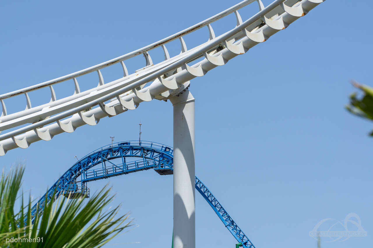 Typhoon Coaster im Parkcheckpoint für Freizeitparks und Achterbahnen