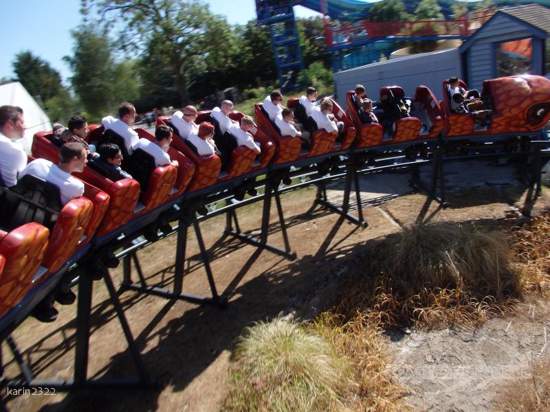 Flying Fish im Parkcheckpoint für Freizeitparks und Achterbahnen