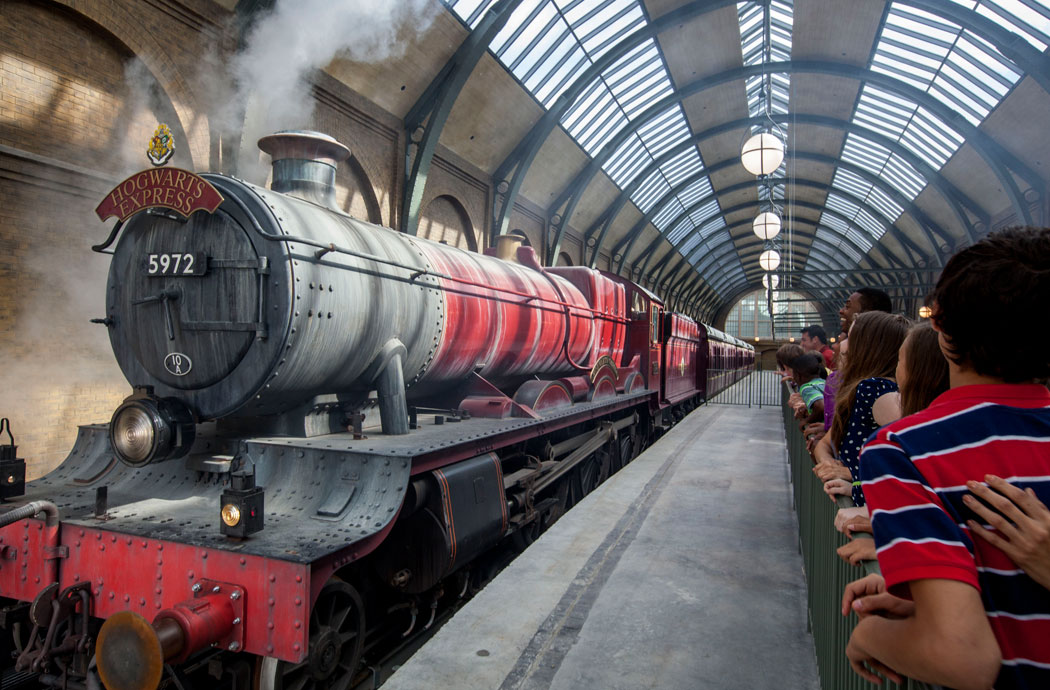 Fahre im Hogwarts Express von der Winkelgasse nach Hogsmeade